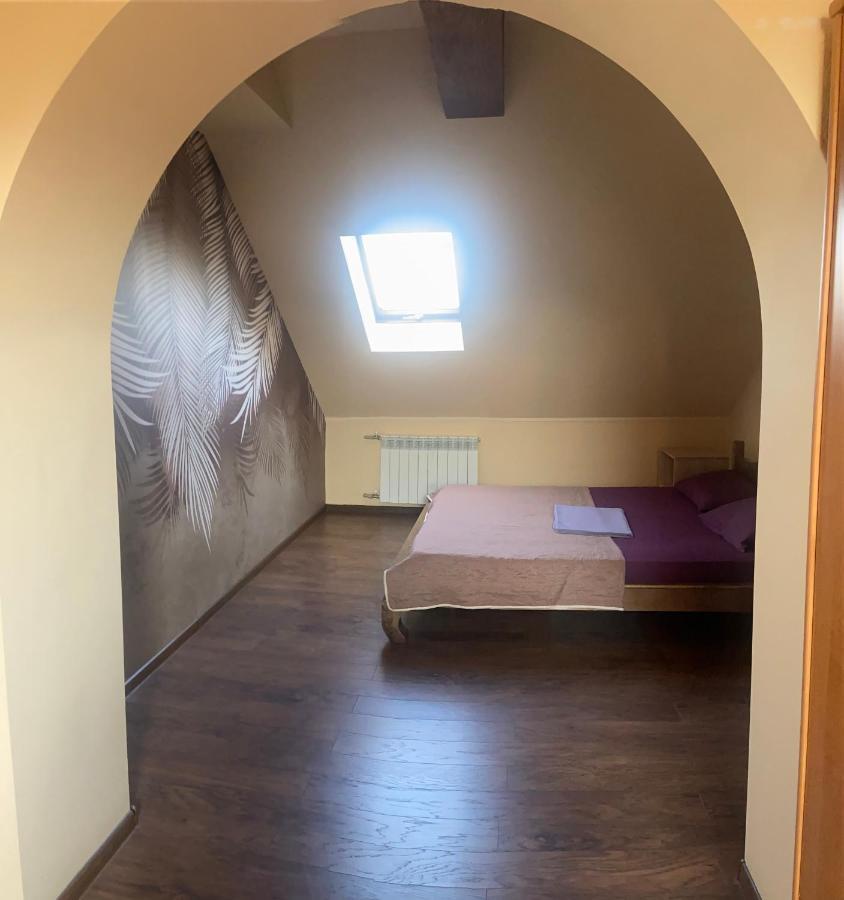 Мини-Отель Voyage Zaporizhia Exteriör bild